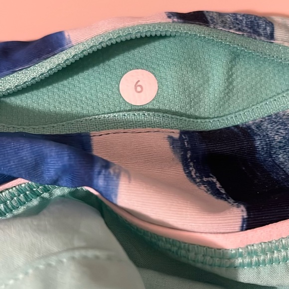 Lululemon Mint Green Size 6 Speed up Shorts - Picture 6 of 7